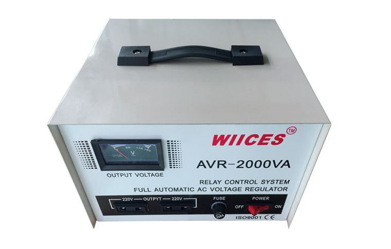 AC voltage regulator